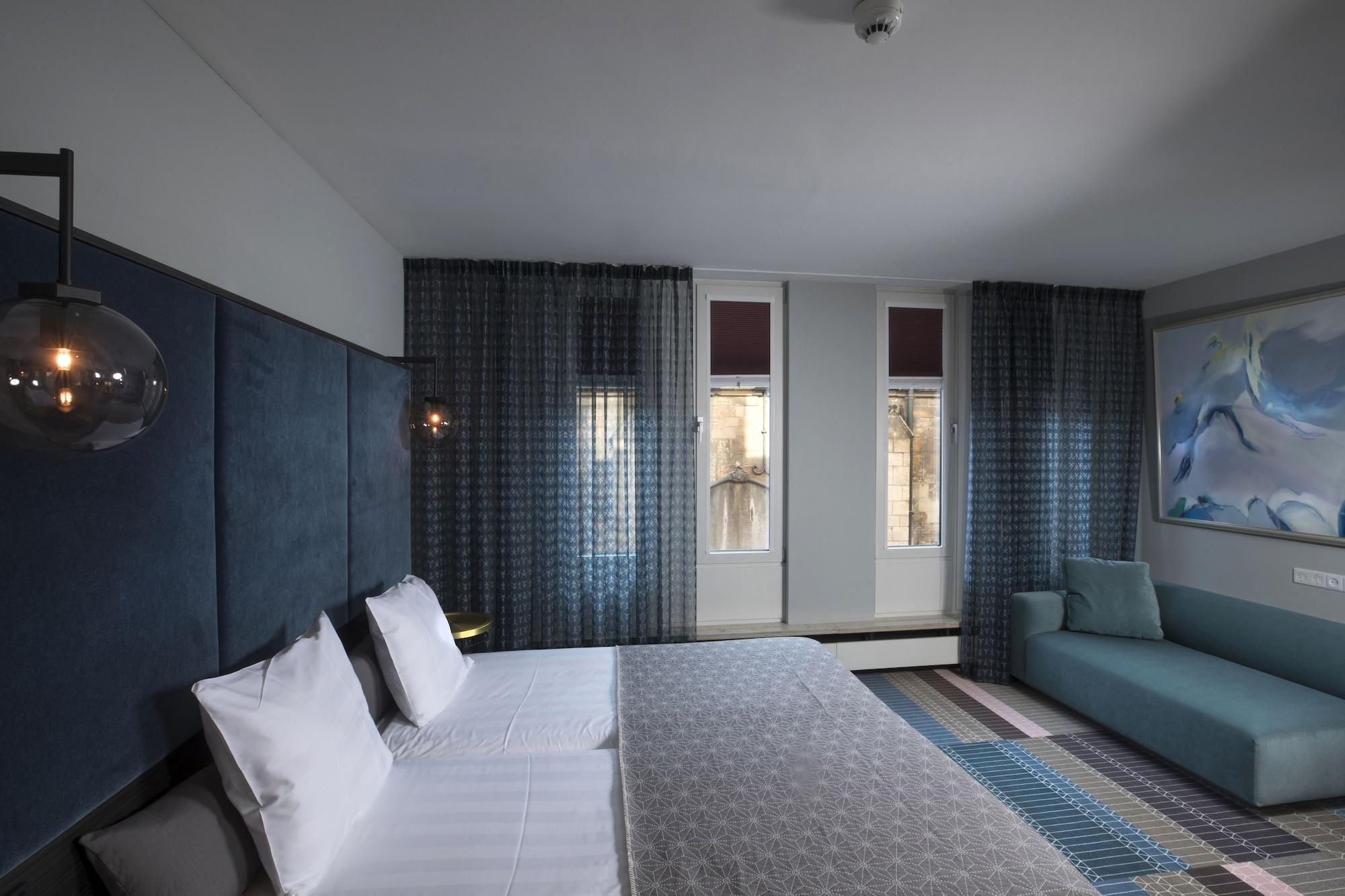 Derlon Hotel 4*