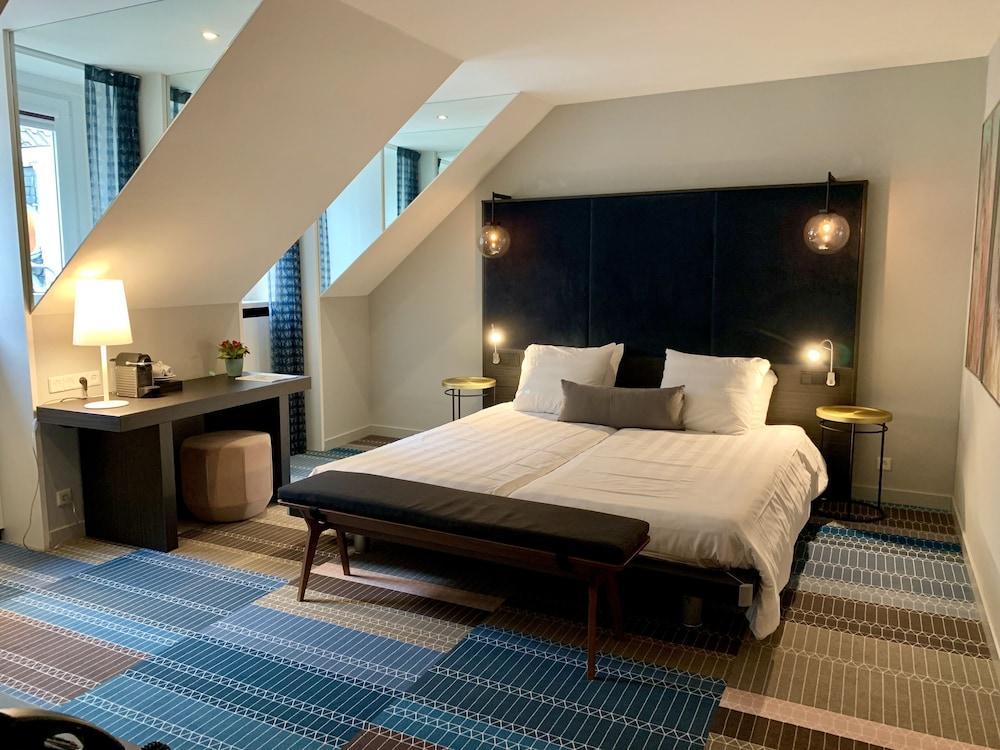 Hotel Derlon 4*
