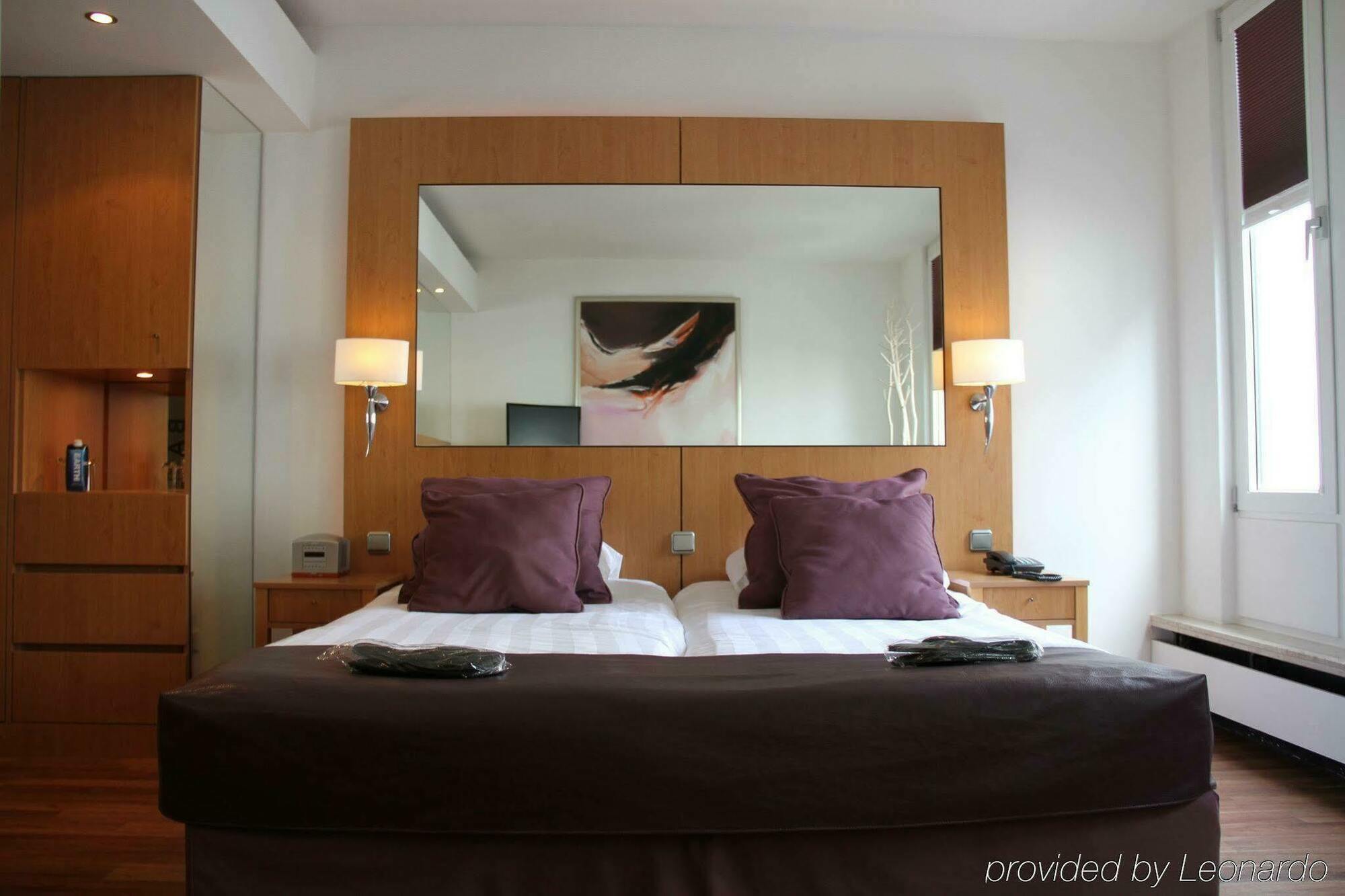 Hotel Derlon 4*